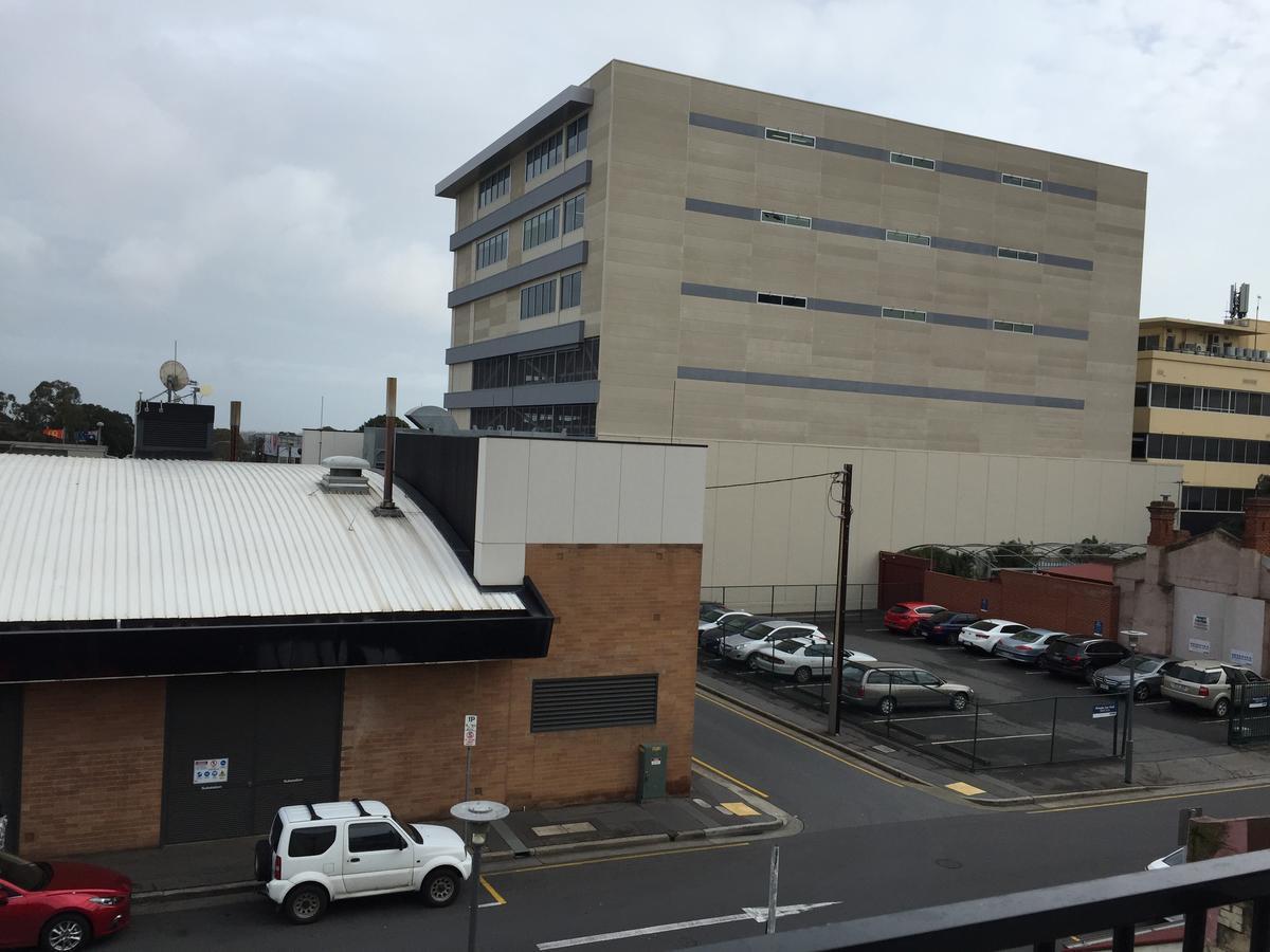 Adelaide Backpackers And Travellers Inn Exterior photo